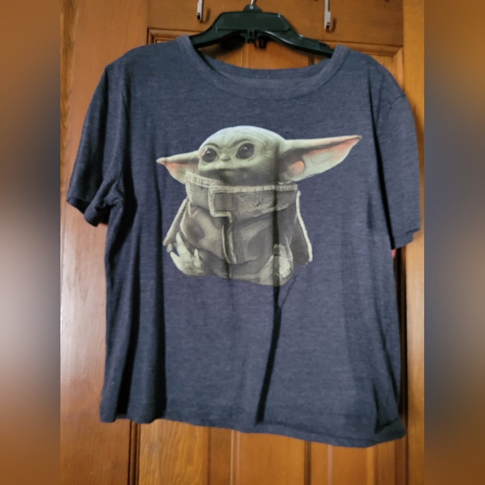 Mandalorian/grogu t shirt